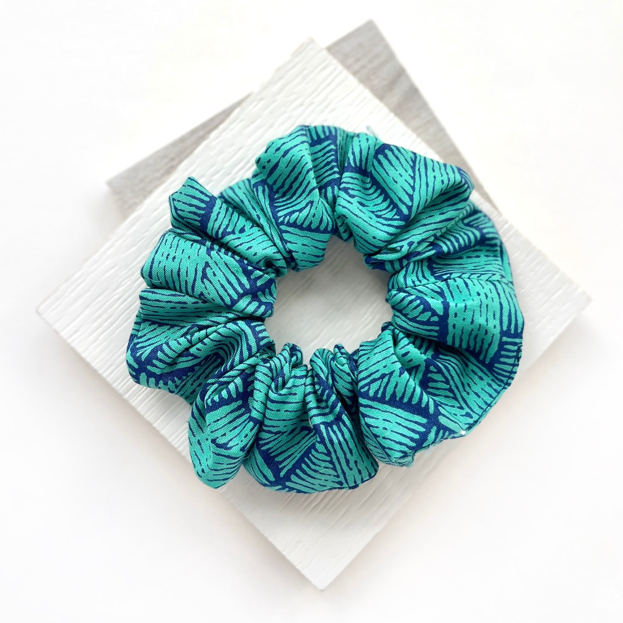 BARN GREEN - SCRUNCHIE