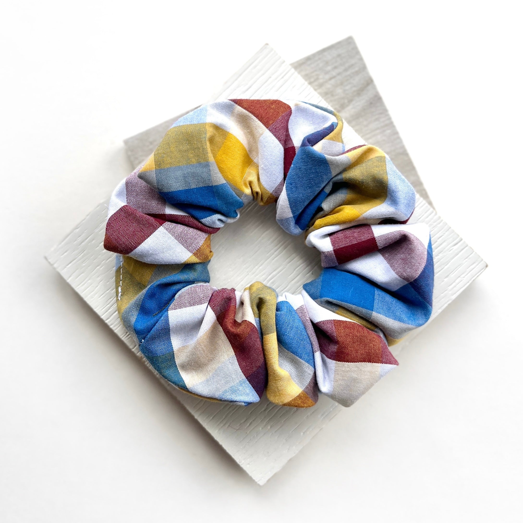 CEBU - SCRUNCHIE