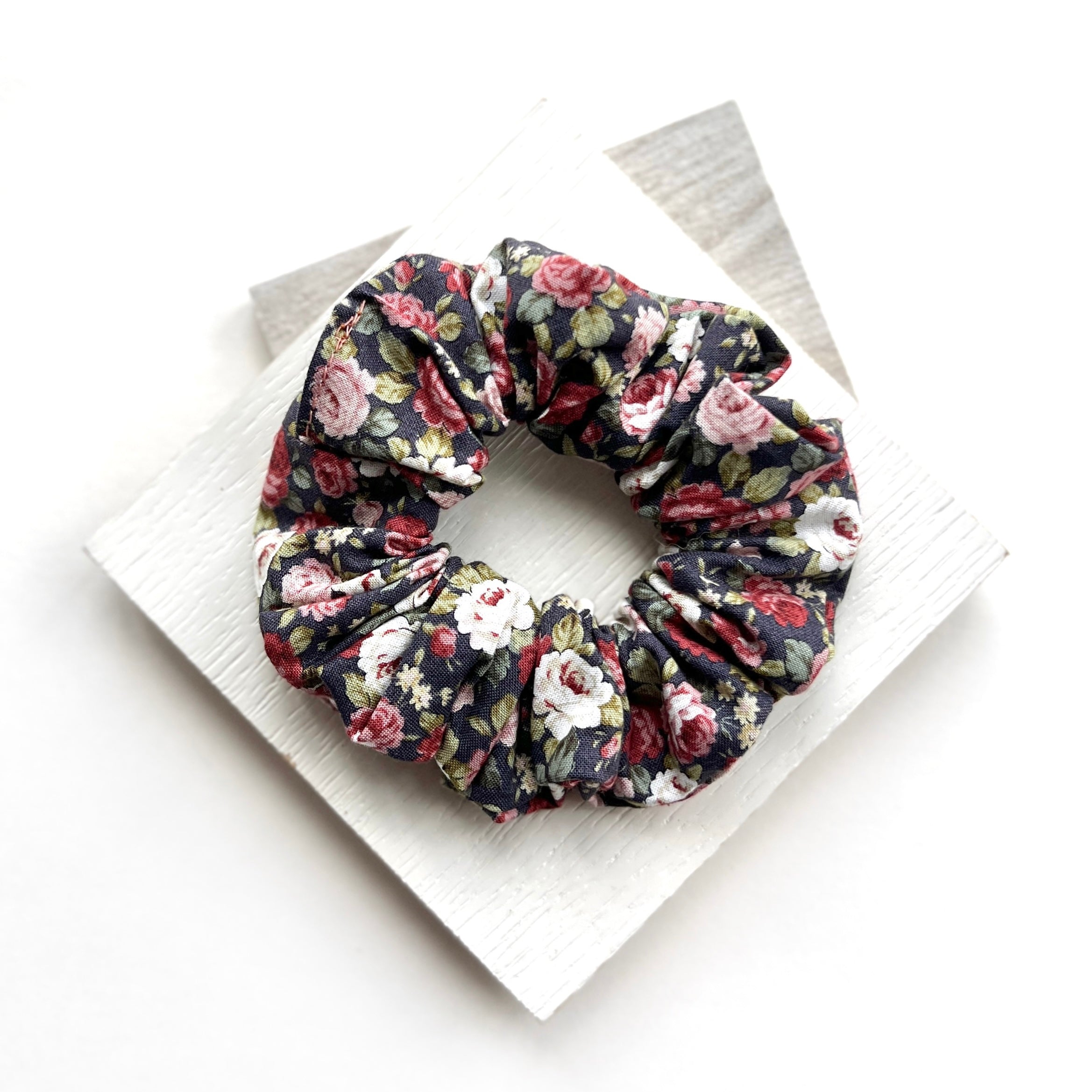GRANDMA'S SOFA - Scrunchie // READY TO SHIP