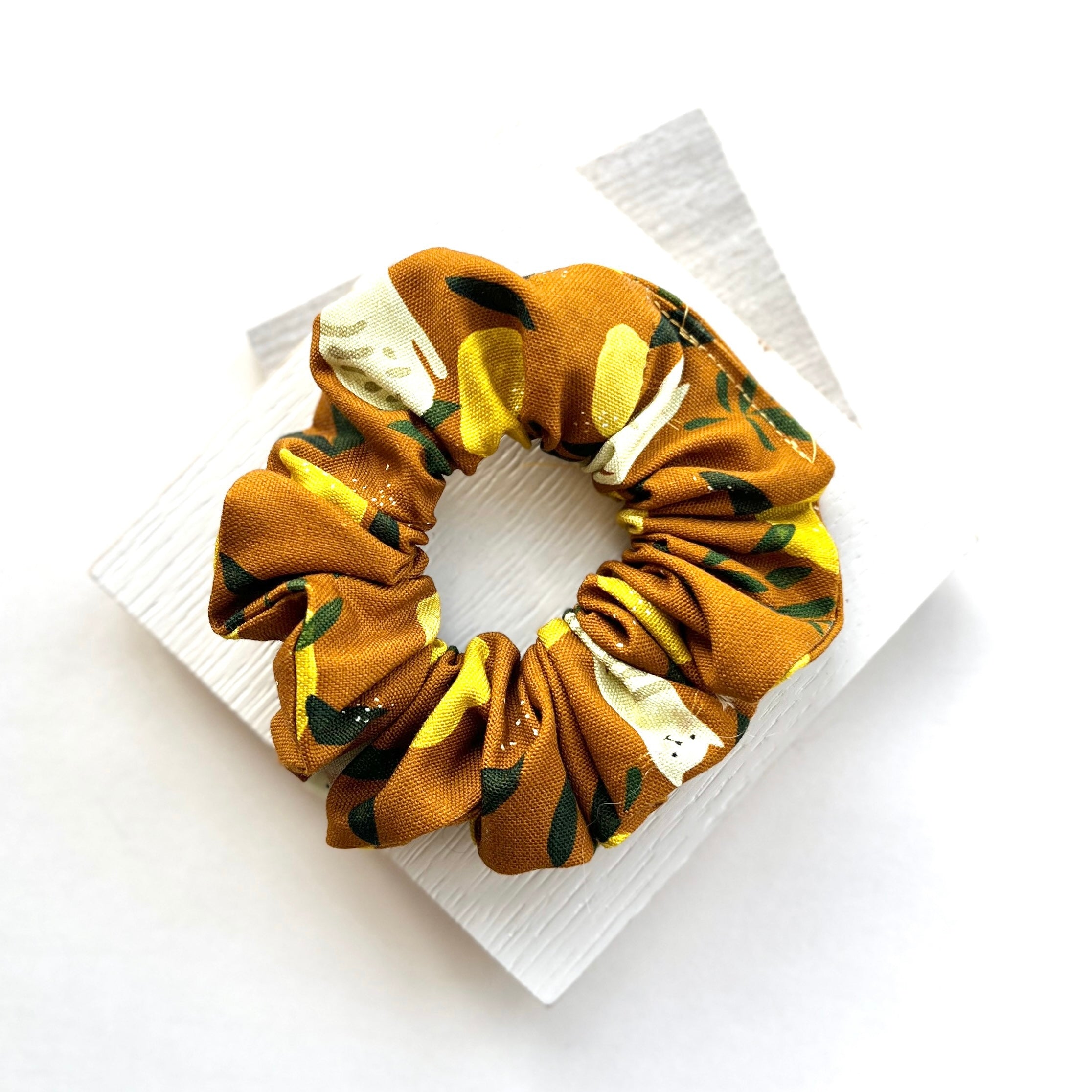 LEMON TABBY - SCRUNCHIE