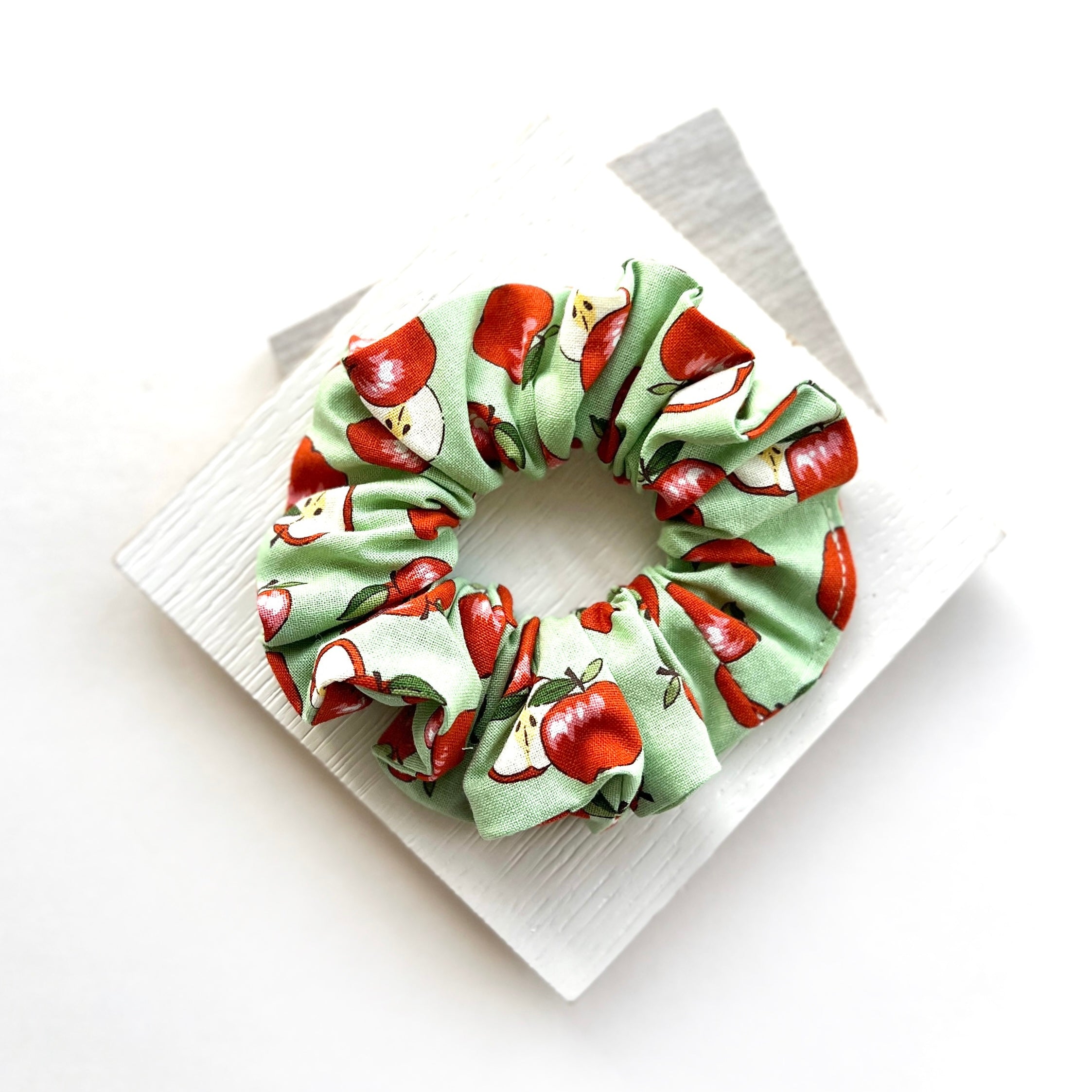AN APPLE A DAY - SCRUNCHIE
