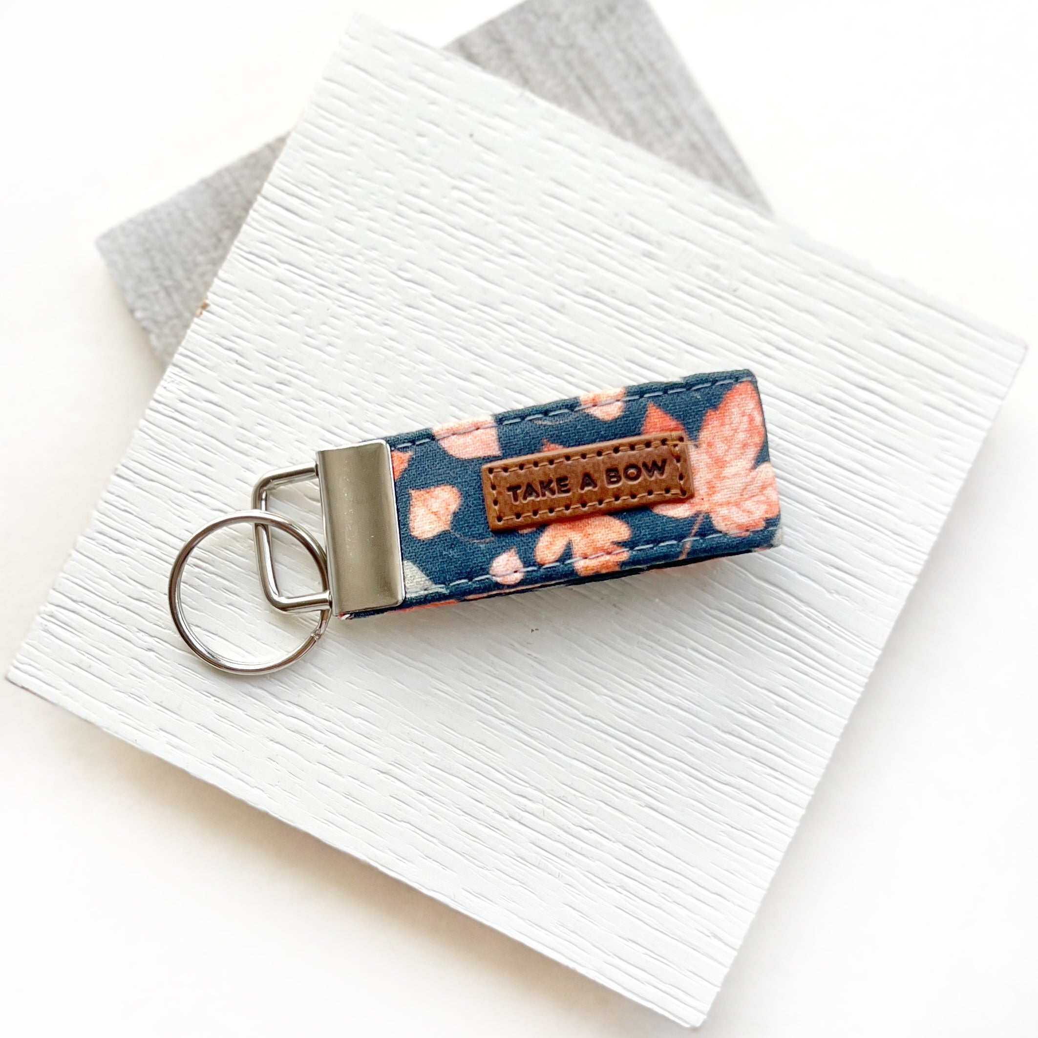 AUTUMN LEAF - KEYRING