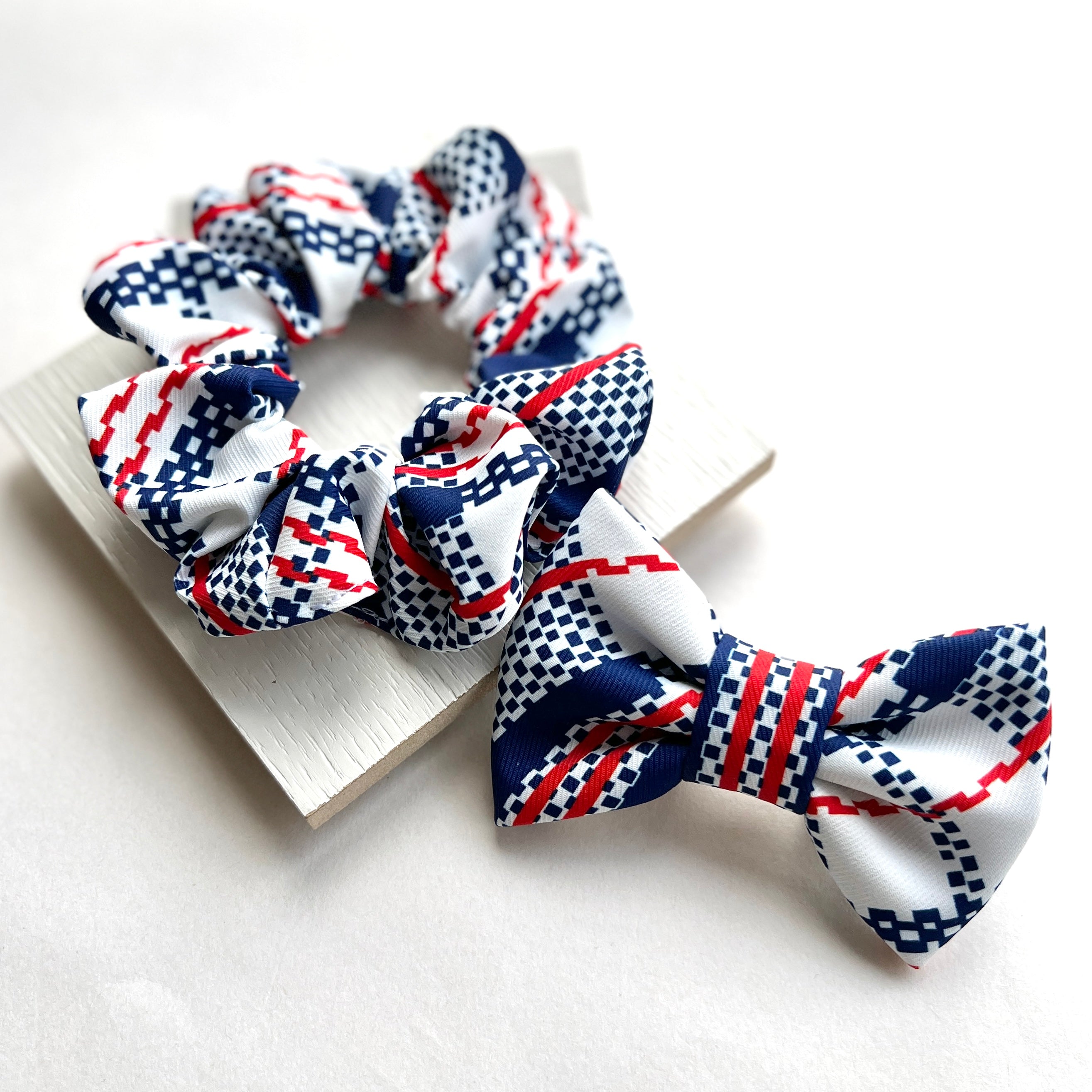 HONG KONG - SCRUNCHIE