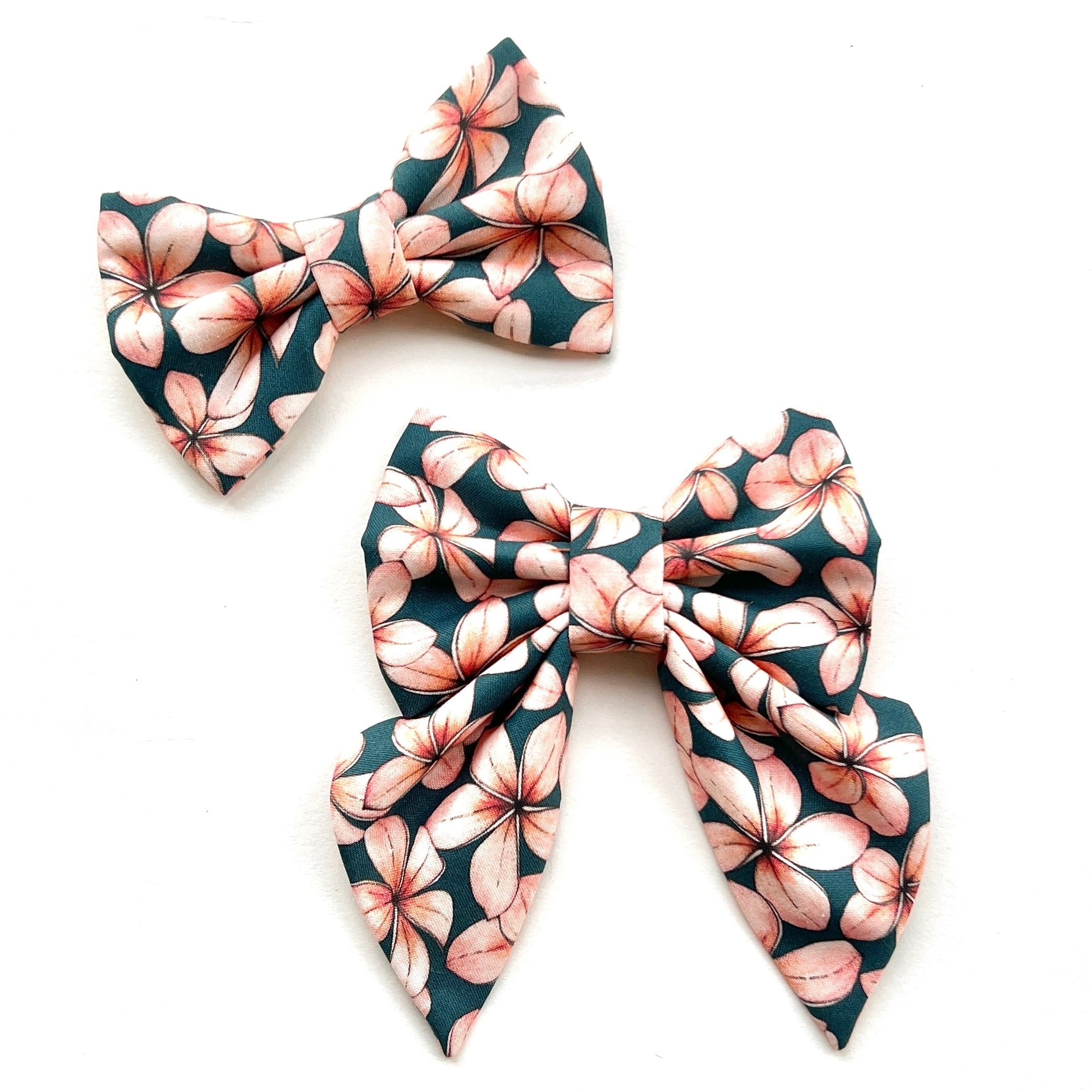 PLUMERIA ISLAND - Bowtie Standard & Large // READY TO SHIP