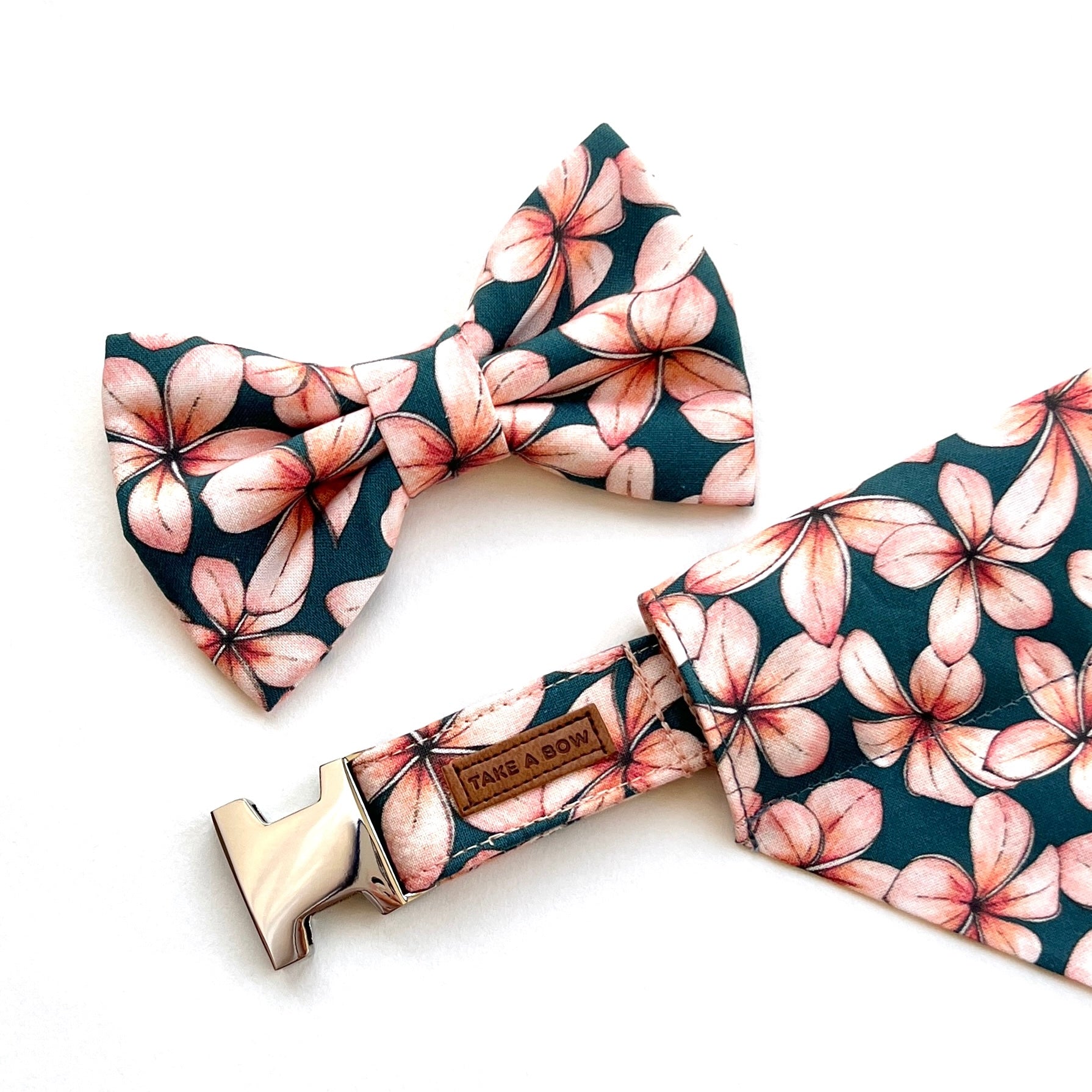 PLUMERIA ISLAND - Bowtie Standard & Large // READY TO SHIP