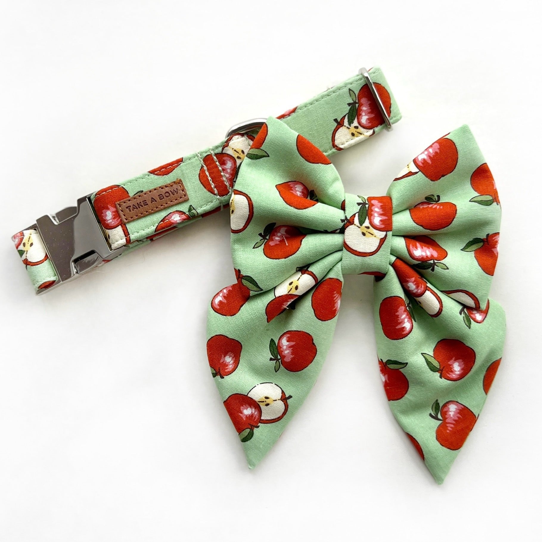 AN APPLE A DAY - Dog Collar 2.5cm Large // READY TO SHIP