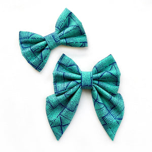 BARN GREEN - Bowtie Large // READY TO SHIP