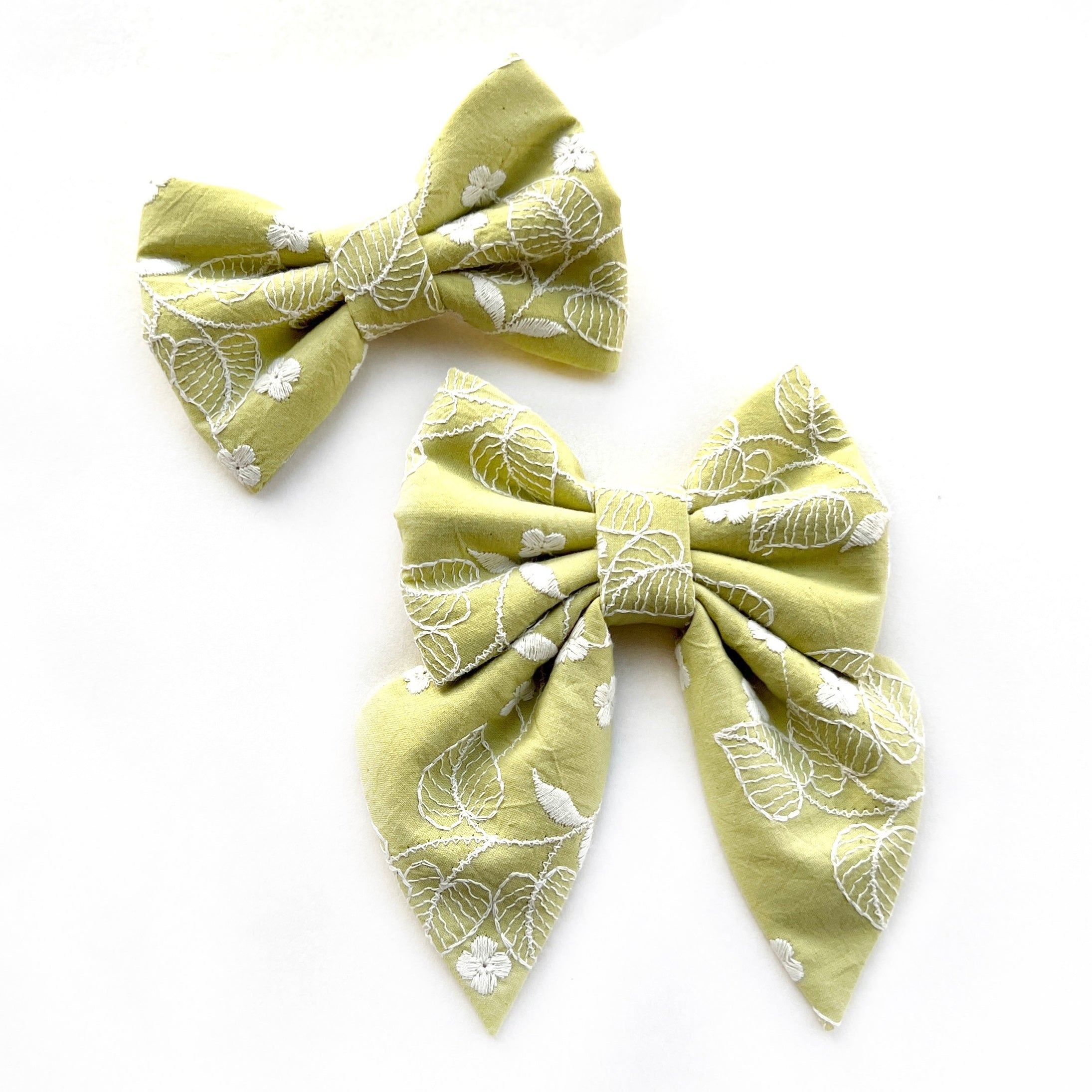 EMBROIDERY // EMILY - Bowtie Large // READY TO SHIP