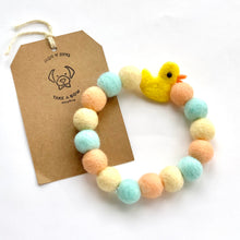 DUCKIE POMPOM NECKLACE